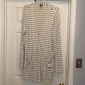 EUC Agnes & Dora cardigan